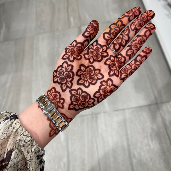 25 Front Hand Henna Designs Simple and Beautiful : Bold Floral Patterns