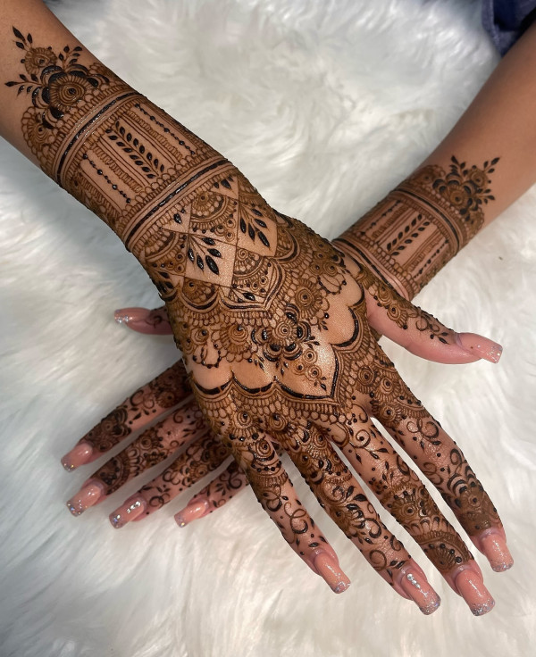 Majestic Cuff and Lace Henna, wedding henna, bridal henna, wedding mehndi designs, bridal mehndi design