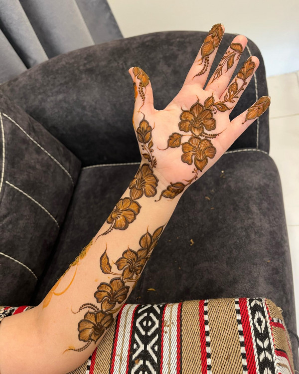 Flowing Floral Cascade Henna, floral wedding henna, simple floral bridal henna, henna patterns for the modern bride , floral wedding henna designs, Floral Cascade Henna, Wedding henna designs, Simple wedding henna designs, floral Bridal Henna Designs