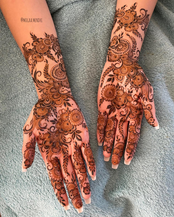 Blooming Elegance Henna, floral wedding henna, simple floral bridal henna, henna patterns for the modern bride , floral wedding henna designs, Floral Cascade Henna, Wedding henna designs, Simple wedding henna designs, floral Bridal Henna Designs