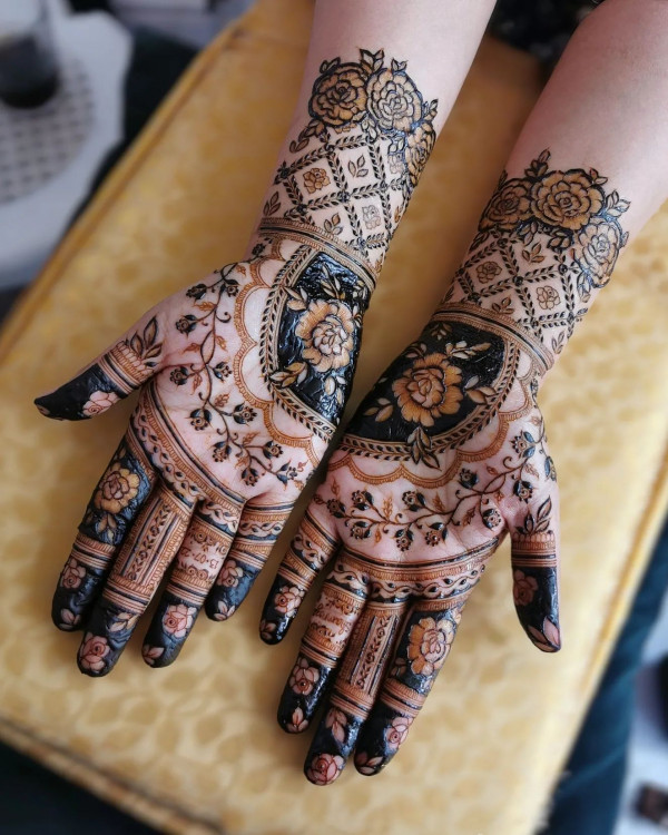 Regal Rose Garden Henna, floral wedding henna, simple floral bridal henna, henna patterns for the modern bride , floral wedding henna designs, Floral Cascade Henna, Wedding henna designs, Simple wedding henna designs, floral Bridal Henna Designs