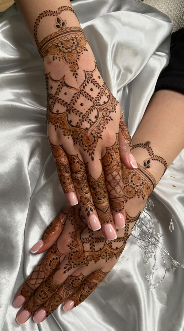 Majestic Arch Henna, mandala Henna, wedding henna, bridal henna, wedding mehndi designs, bridal mehndi design