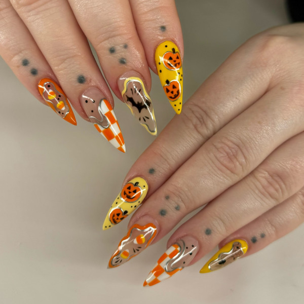 35 Spooky Halloween Nail Art Ideas : Playful Pumpkin Patch Halloween Nails