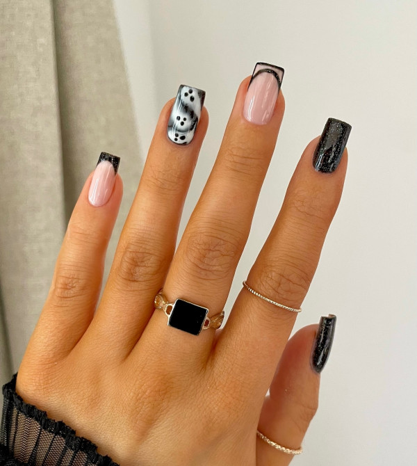 35 Spooky Halloween Nail Art Ideas : Marble Ghost & Black French Tip Halloween Nails