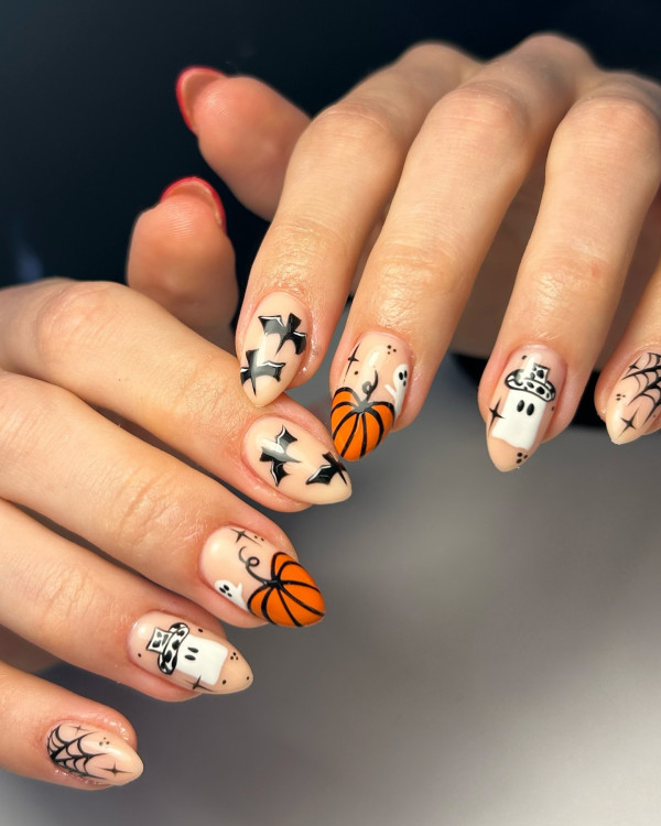 35 Spooky Halloween Nail Art Ideas : Ghost & Pumpkin Halloween Nails