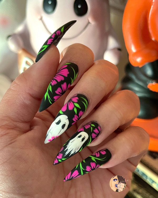 35 Spooky Halloween Nail Art Ideas : Floral Ghost Halloween Nails