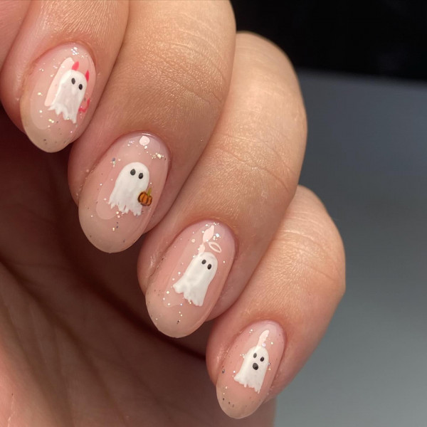 35 Spooky Halloween Nail Art Ideas : Adorable Mini Ghost Nails