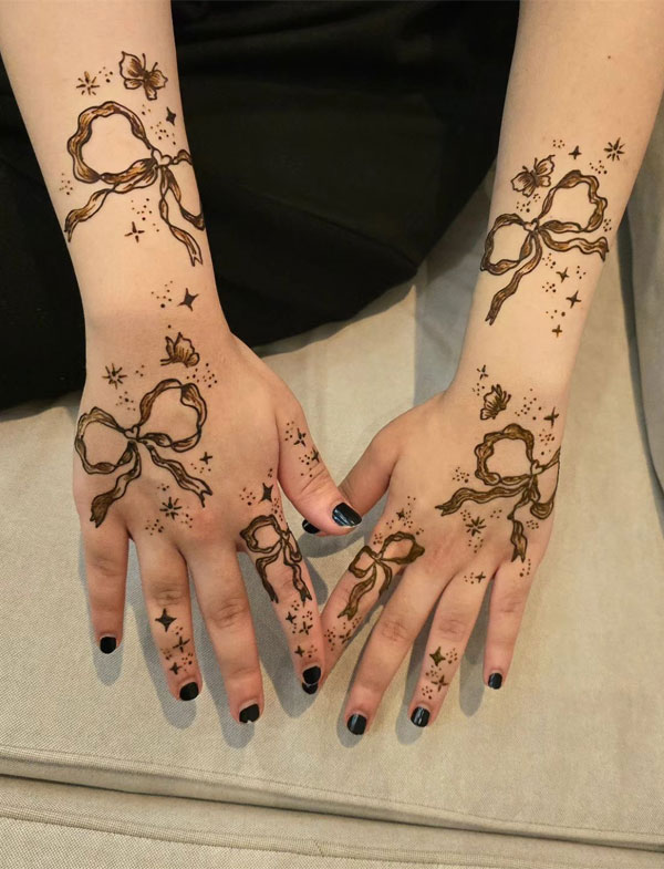 22 Girly Henna Designs for a Playful Touch : Whimsical Ribbon and Stars Henna