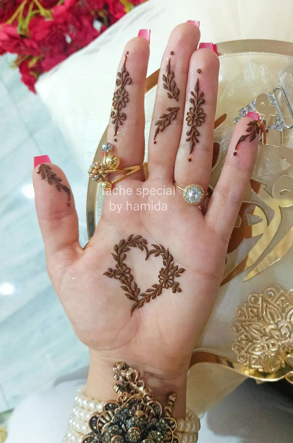 22 Girly Henna Designs for a Playful Touch : Heartfelt Simplicity Henna