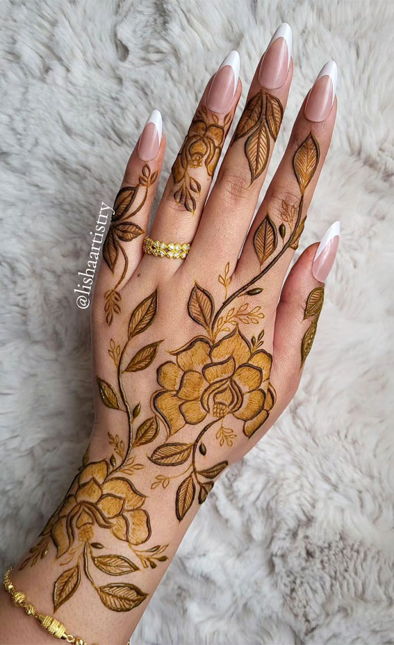 Luxurious Petals Henna, floral henna design, girly henna designs, modern henna design, floral mehndi design