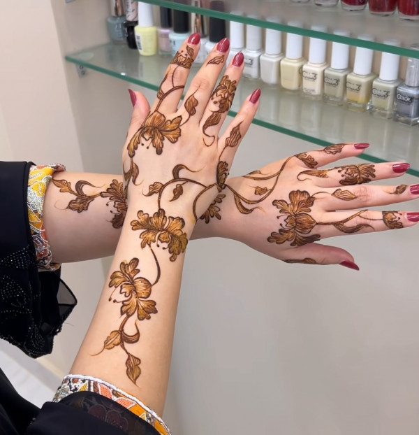 Flowing Floral Vine Henna, floral henna design, girly henna designs, modern henna design, floral mehndi design