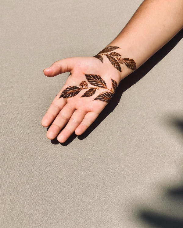 25 Front Hand Henna Designs Simple and Beautiful : Bold Leaf Art