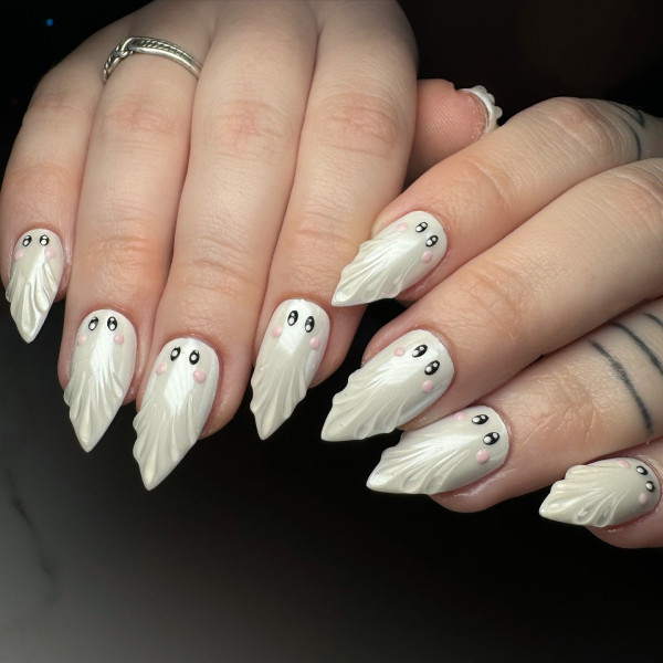 35 Spooky Halloween Nail Art Ideas : 3D Ghostly Glam Nails