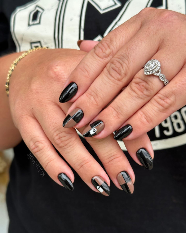 35 Spooky Halloween Nail Art Ideas : Sophisticated Black & Nude Halloween Nails