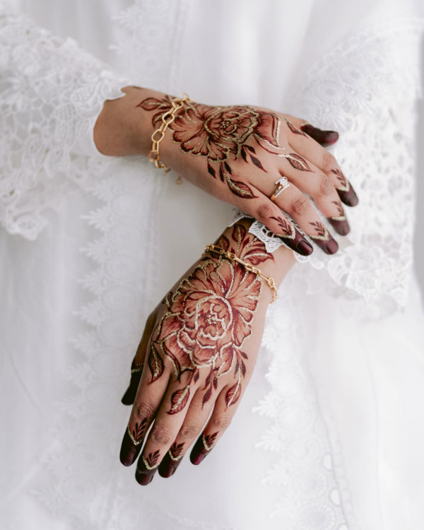 Golden Rose Bridal Henna, Modern wedding henna simple, henna patterns for the modern bride , Modern wedding henna designs, Wedding henna designs, Simple wedding henna designs, Henna designs for wedding guest, Bridal Henna Designs