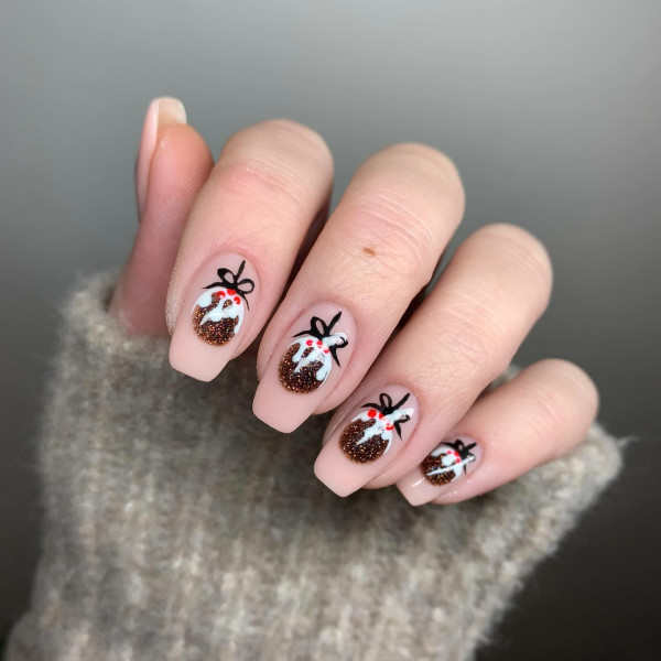 Christmas Pudding Nails, Festive Nude Nails, Christmas nail art designs, Christmas nails, holiday nails, festive holiday nails, cute Christmas nails