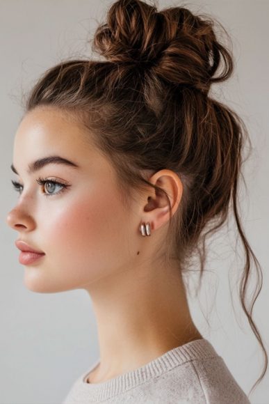 29 Cute Easy And Quick Hairstyles The Effortless Messy Bun I Take You Wedding Readings