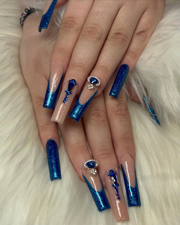 18 Mesmerising Sapphire Blue Nails : Platinum Sapphire Glam Extravaganza