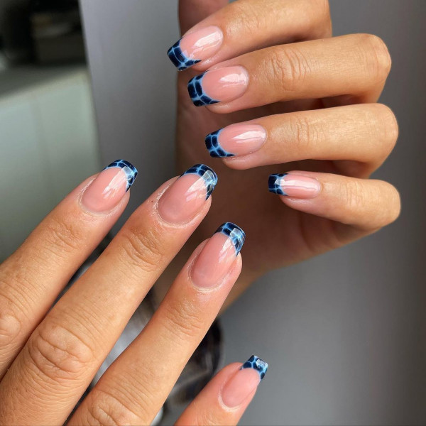 18 Mesmerising Sapphire Blue Nails : Sapphire Croc French Tips