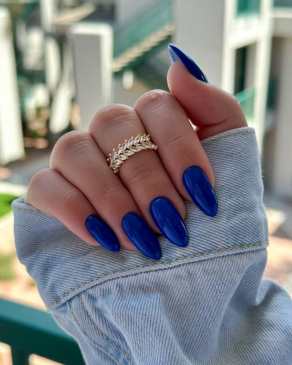 18 Mesmerising Sapphire Blue Nails : Bold & Simple Sapphire Almond-Shaped Nails