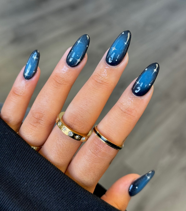 18 Mesmerising Sapphire Blue Nails : Midnight Sky Nail Art