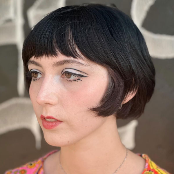 27 French Hairstyles for a Chic Makeover: Classic French Flapper Bob