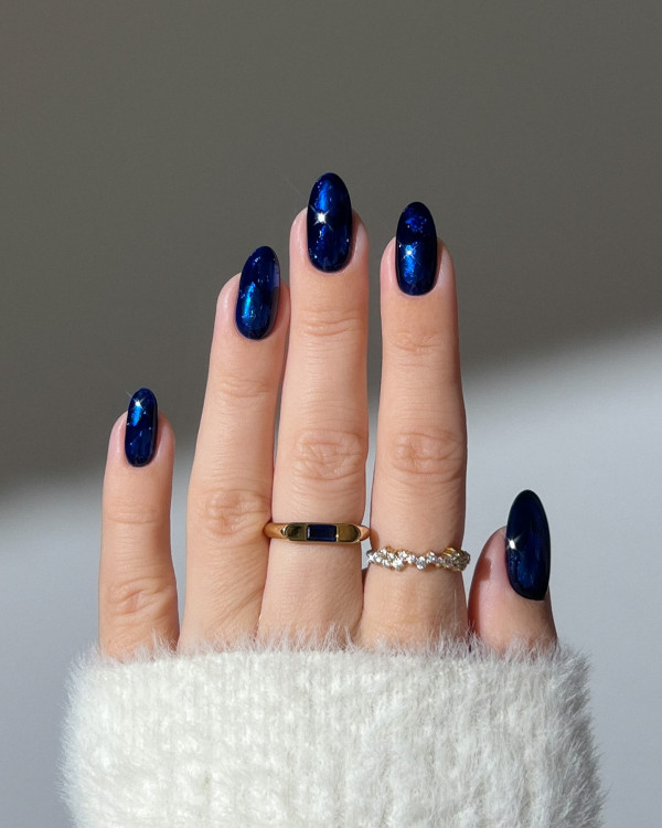 18 Mesmerising Sapphire Blue Nails : Celestial Sapphire Foil Nails