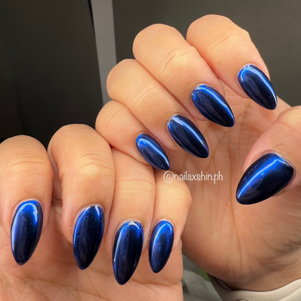 18 Mesmerising Sapphire Blue Nails : Mirror-Glazed Midnight Sky Nails